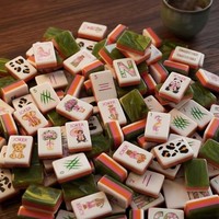 En stock, vente directe d'usine, jeu de mahjong en acrylique Zoe de style américain sur le thème du mahjong, 160 pièces, emballage en boîte en carton, fabriqué en Chine