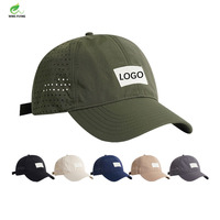 Cappello da Baseball Wins Flying Personalizzato per Uomo e Donna, Bianco con Fori Tagliati al Laser, 5 Pannelli, Visiera Curva, Logo in Patch Tessuto e Corda