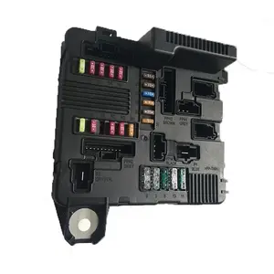 Brand New Automotive Fuse Box 8200306033 Petrol Fusebox Body Control S118399300 Used For Megane Engine Bay Unit Module Protect