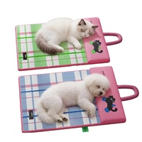 Coussin de couchage pliable pour chien et chat en soie glacée imperméable et respirante, antidérapant, luxueux, rafraîchissant pour l'été, motif dessin animé, moderne, en tissu