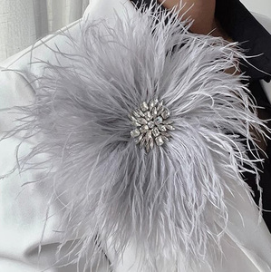 Broches Art <span class=keywords><strong>D</strong></span>éco en Strass Vente en Gros Épingles pour Femmes Vêtements Écharpe Robe Chapeau Chapeaux <span class=keywords><strong>Plume</strong></span> <span class=keywords><strong>d</strong></span>'<span class=keywords><strong>autruche</strong></span> Broche Fleur du Sein - Product Image 4