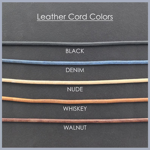 Pulsera Minimalista de Cuero con Disco de Acero Inoxidable Grabado Personalizado, Hipoalergénica <span class=keywords><strong>y</strong></span> Resistente al Deslustre - Product Image 3