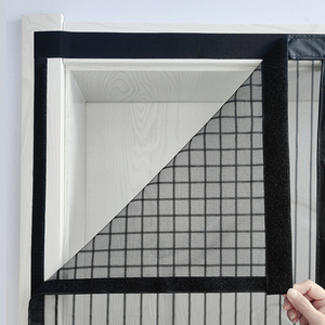 Zanzariera Magnetica per Porta dal Design Moderno, Facile da Installare, in Poliestere con Rete Protettiva - Product Image 3