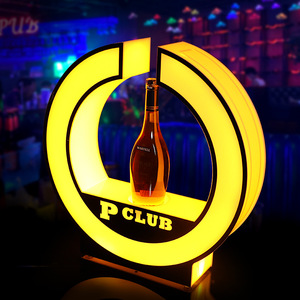 Hielera Acrílica Moderna con Luces LED, Enfriador Portátil para Fiestas con Base para Discotecas, KTV, Cerveza y Vino - Product Image 1