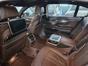 <span class=keywords><strong>BMW</strong></span> Série 7 Turbo xDrive AWD 2017 d'occasion, toit ouvrant panoramique 360° °   Sièges en cuir pour caméra, faible kilométrage, expédition mondiale, <span class=keywords><strong>prix</strong></span> négociable - Product Image 5