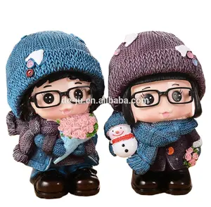Woolen hat girl oem customized resin resin coin banks wholesale deju Gift Doll Hang tag or Sticker box