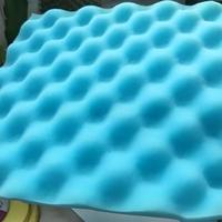 Tuiles en mousse insonorisantes robustes de 30 mm d'épaisseur, structure en carton ondulé, conformes aux normes UL/EN13501-1 pour les projets commerciaux