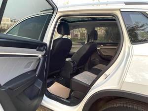 Auto Usata 2023 <span class=keywords><strong>Volkswagen</strong></span> Tayron L SUV a Benzina 2.0t/1.5t VW Tayron L Rlines 300 TSI FWD R19 Trim Auto Usata 2WD Premium - Product Image 3
