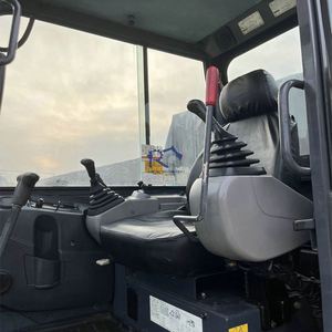 Mini-excavatrice sur chenilles KOBELCO SK60 d'occasion de 6 tonnes, haute qualité, en promotion - Product Image 6