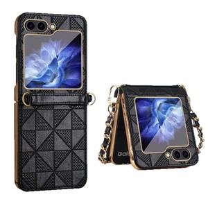 เคสโทรศัพท์แบบพับได้ Samsung Flip6/5 ชุบเคลือบเงา ดีไซน์เก๋ไก๋ พร้อมสายคล้องคอสุดอินเทรนด์สไตล์เกาหลี - Product Image 5