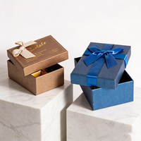 Boîte en carton personnalisée avec couvercle et base imprimés, avec plateau de séparation pour l'emballage de chocolats et de bonbons, haute qualité