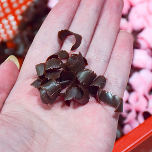 Venta al por mayor de fábrica: Rizos de chocolate de imitación, rollos de chocolate simulados, accesorios para pasteles, accesorios para modelos de postres. - Product Image 2
