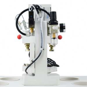 Machine de fabrication de boutons pneumatiques à 3 têtes avec fonction de poinçonnage pour la production de vêtements - Product Image 2