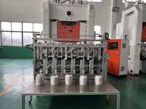 Machine <span class=keywords><strong>de</strong></span> fabrication <span class=keywords><strong>de</strong></span> plaques <span class=keywords><strong>de</strong></span> conteneur et plateau <span class=keywords><strong>de</strong></span> papier <span class=keywords><strong>aluminium</strong></span> jetable entièrement automatique à <span class=keywords><strong>prix</strong></span> LK-T130 - Product Image 2