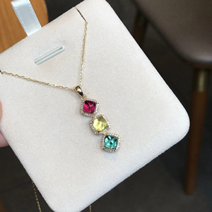 Collier pendentif en or 18 carats avec trois pierres précieuses taillées en forme de sucette, tourmaline arc-en-ciel avec 72 diamants mêlée, bijoux fins pour femme à porter au quotidien - Product Image 1