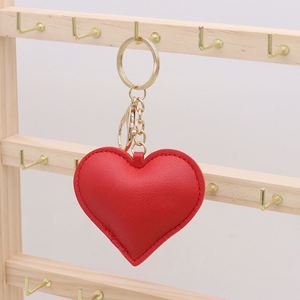 Llavero de Cuero con Forma de Corazón, Amuleto para Bolso, Pulsera de Amor, Accesorio para Bolso de Pareja - Product Image 6