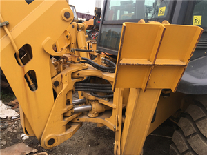 Retroexcavadora JCB 3CX con Motor Diésel CAT, Carga Nominal de 15 Toneladas, Potencia de 92 KW, Configuración de Ruedas 4x4, Modelo 2015, 2500 Horas - Product Image 6