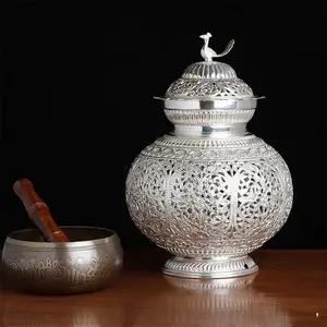 Lámpara Kalash Hecha a Mano para Bodas - Ligera e Impermeable de Alta Calidad - Product Image 2