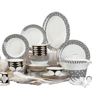 Vente en gros personnalisée de services de table en porcelaine fine noire et blanche de style européen classique, assiettes et bols en céramique - Product Image 4