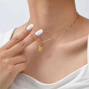 Collar de cadena de eslabones tipo clip con cierre OT simple para mujer, con colgante de letra, collar minimalista con inicial del alfabeto - Product Image 5