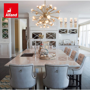 Armoires de cuisine sur mesure Alland de style moderne avec finition laquée mate, panneaux en MDF encastrés, îlot et porte en verre - Product Image 3
