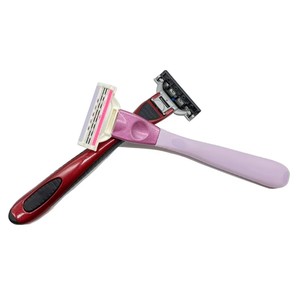 Máquina <span class=keywords><strong>para</strong></span> fabricar cuchillas de afeitar de acero inoxidable importada de 3 hojas <span class=keywords><strong>para</strong></span> uso facial y corporal - Product Image 1