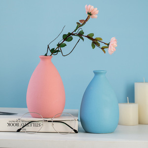 Vaso Piccolo in Ceramica Opaca Effetto Sabbia, Artigianato Stile Europeo, Vaso Fatto a Mano con Finitura Satinata - Product Image 3