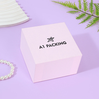 Boîtes cadeaux à deux niveaux Becan pour bracelets, rose et vert menthe, avec coussin supérieur blanc et présentoir inférieur pour bracelets