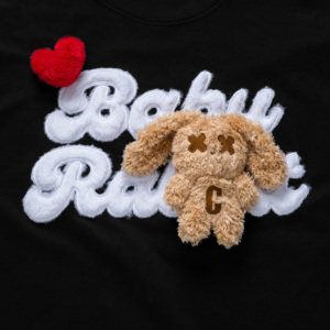 Camiseta JOLIE RABBIT 100% Algodón, Corte Holgado, con Corazón de Peluche y Conejo Esponjoso - Product Image 4