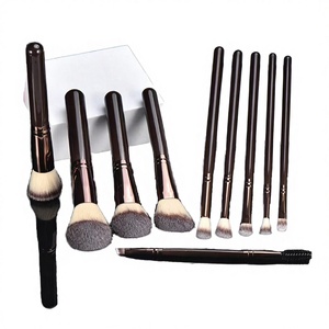 Ensemble de 10 pinceaux de maquillage vegan pour le blush, poils synthétiques, manche en bois, outil pour le visage et les sourcils - Product Image 2