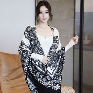 Écharpe carrée Paisley de luxe légère 130 cm, sensation soie, châle chaud d'hiver pour femme, écharpe et châle 2-en-1 - Product Image 2