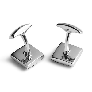 Gemelos de esmalte suave con logotipo plateado y negro para camisa de esmoquin, estilo empresarial - Product Image 5