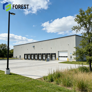 Entrepôt de stockage métallique pour l'automobile au Vietnam, conception moderne, bâtiment en acier sur mesure avec panneaux sandwich, assemblage facile en Malaisie - Product Image 1