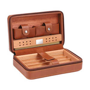 Boîte Cadeau Personnalisée pour Cigares, Étui de Voyage en Cuir avec Plateau en Bois de Cèdre, Humidor avec Coupe-Cigares et Poches pour Accessoires, pour 4 Cigares - Product Image 1