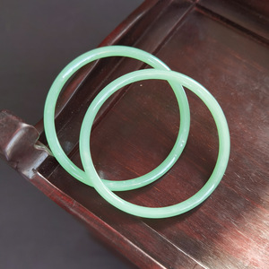 Brazalete de imitación de jade Jingling Glass, diámetro del bisel de 58 mm, diseño de campana Ruyi con patrón de plantas, regalo para joyería Hanfu - Product Image 4