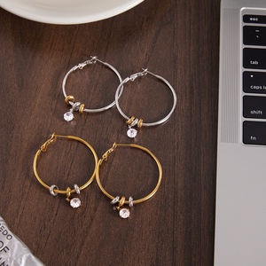 Boucles d'oreilles créoles géométriques élégantes et minimalistes JD, pendantes en cristal rond, bicolores en acier inoxydable, multi-cercles, style Huggie - Product Image 5