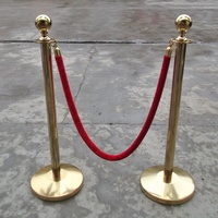 Goldkugel-Samtseil-Pfostenset – Komplettes Absperrsystem für Hochzeiten, Hotels, Ausstellungen und Rote Teppiche