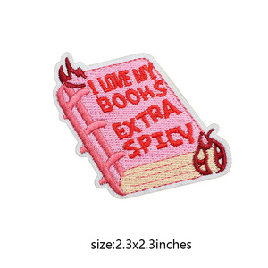 Venta al por mayor de parches de prensa de calor bordado de hierro en parches de libros para bolsos ropa - Product Image 4