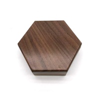 Boîte hexagonale en noyer avec intérieur en velours personnalisé, rangement pour dés de jeu de rôle, en bois avec couvercle magnétique