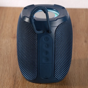 Altavoz <span class=keywords><strong>Bluetooth</strong></span> Inalámbrico Portátil M8 RGB, Mini Altavoz de Mano para Exteriores, 1200mAh, Nuevo, Creativo, para Regalo, Venta al Por Mayor - Product Image 6