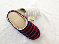 Pantoufles en fourrure à prix de gros et d'usine, pantoufles moelleuses, pantoufles en satin pour femmes, chaussettes-pantoufles d'hôpital