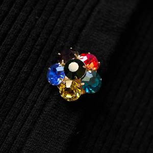 Cárdigan de punto con botones enjoyados de lujo para mujer OEM personalizado 100% Chaquetas de punto informales con cuello en V profundo de lana pura - Product Image 6