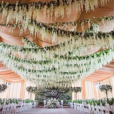 Dekorasi Dalam Ruangan Pernikahan Cabang Gantung Bunga Ungu Buatan/Helai Crisscrossing Biji Buatan Gantung Harum