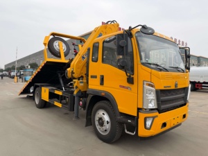 Nuovo Automezzo <span class=keywords><strong>di</strong></span> Soccorso Urbano HOWO Diesel Manuale 4x2 con Gru da 8 Tonnellate e Capacità <span class=keywords><strong>di</strong></span> Carico <span class=keywords><strong>di</strong></span> 8 Tonnellate - Product Image 3