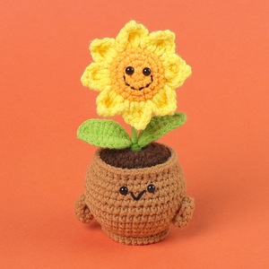 ต้นทานตะวันไหมถักมือในกระถาง น่ารัก ตกแต่งโต๊ะทำงาน ของขวัญ - Product Image 2