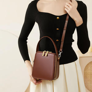 Bolsos cruzados de hombro AndoBag para mujer, bolso cuadrado pequeño de cuero vacuno genuino, bolso de mano femenino a la moda. - Product Image 5
