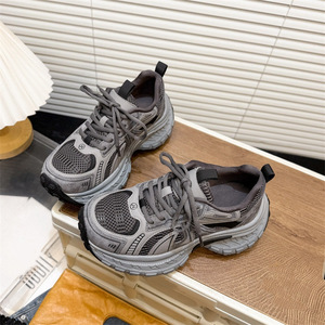 Dropshipping Logo Personnalisé 2025 Chaussures Chunky Style Tendance pour Femme Nouveaux Modèles 2025 Baskets Décontractées - Product Image 3