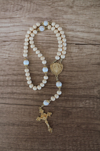 Medalla Milagrosa Dorada con Amuleto de Madera y Piedras Preciosas, Rosario de la Virgen María Bendita para Regalo de Bautizo Católico - Product Image 6