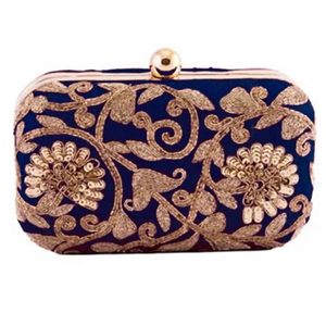 Sacs à main et pochettes rectangulaires pour femmes, broderie zari et perles, en velours coloré - Product Image 3