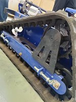 Benzine aangedreven, op afstand bestuurbare, rupsbandenmaaier met een snijbreedte van 550 mm, mini-grasmaaier voor hellingen in boomgaarden